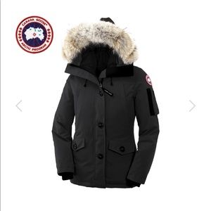 Canada Goose Montebello Slim fit black down Parka with Genuine Coyote Fur Trim